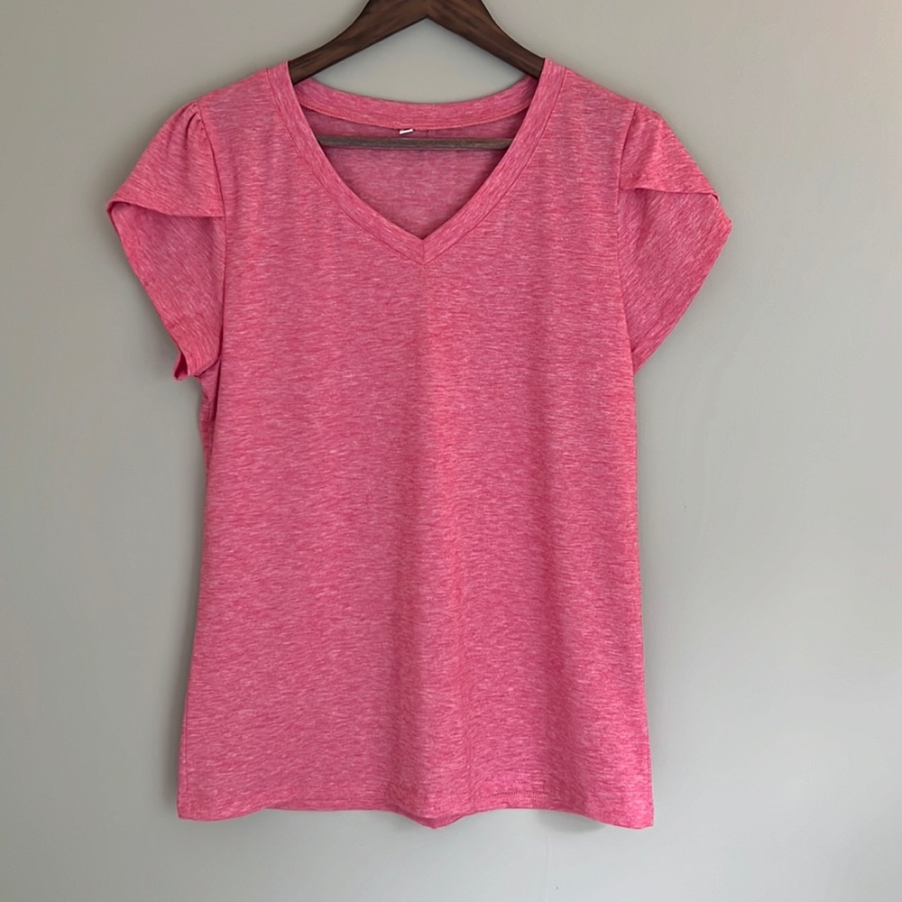 Super soft pink top - NEVER WORN. Stretchy & super flattering fit
